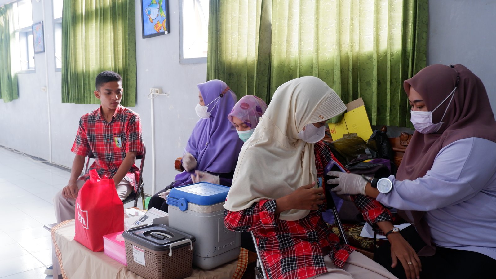 Vaksinasi SMAN 1 Yosowilangun